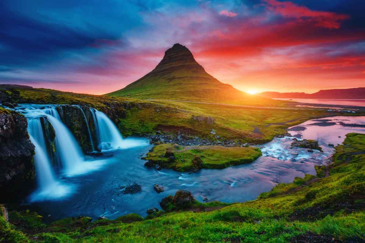 Kirkjufell mountain