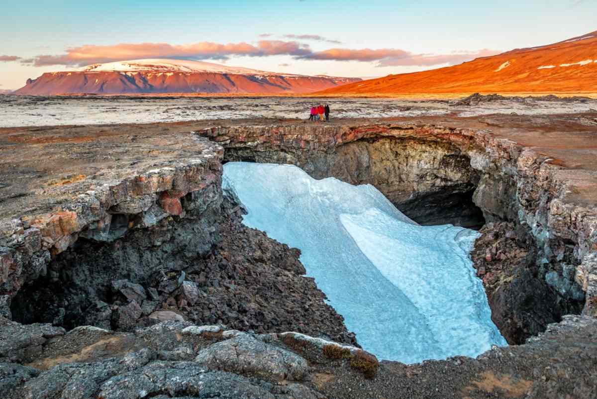 surtshellir lava cave