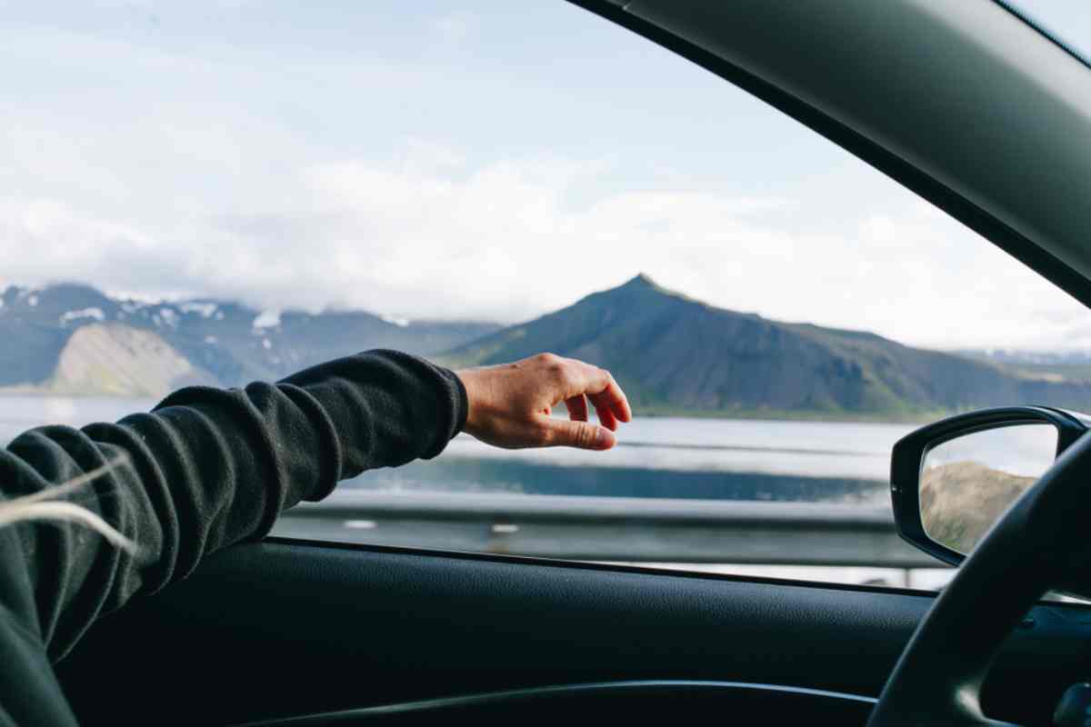 Driving to Strokkur geysir