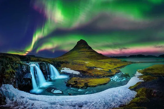 Northern lights shining in the Icelandic sky
