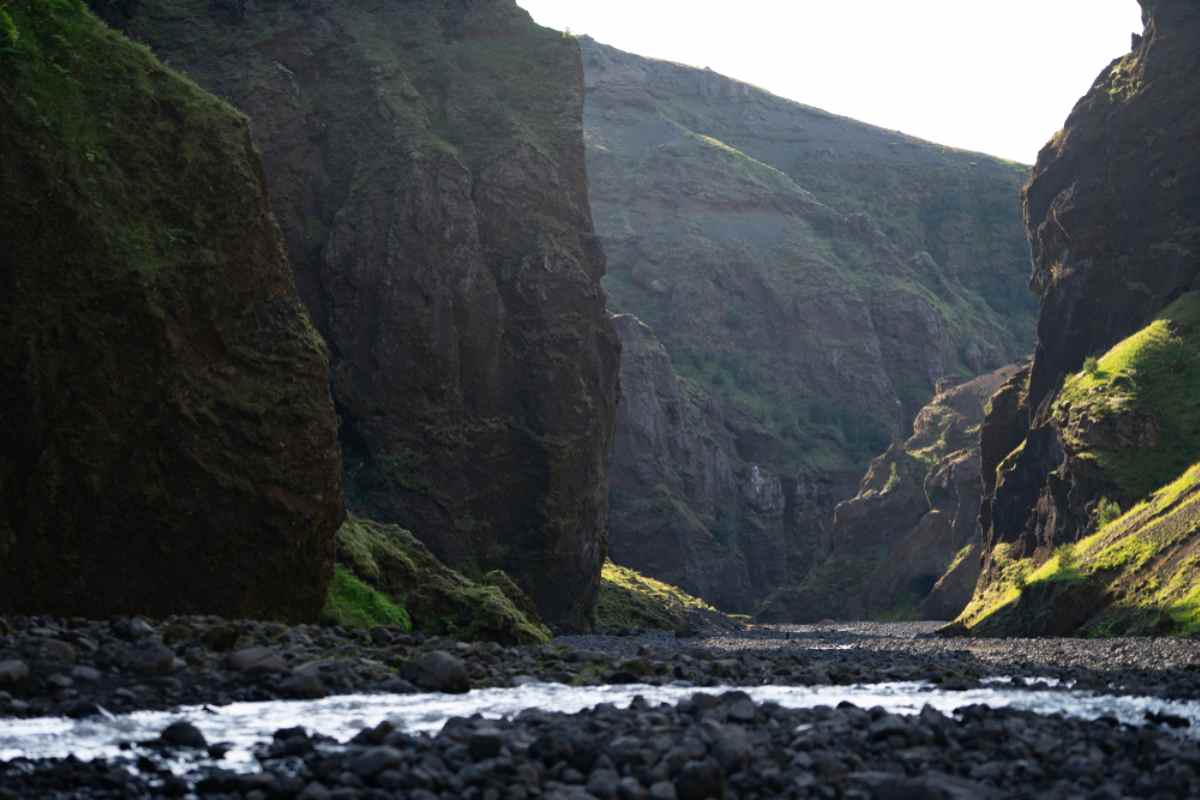 Stakkholtsgja Canyon paths