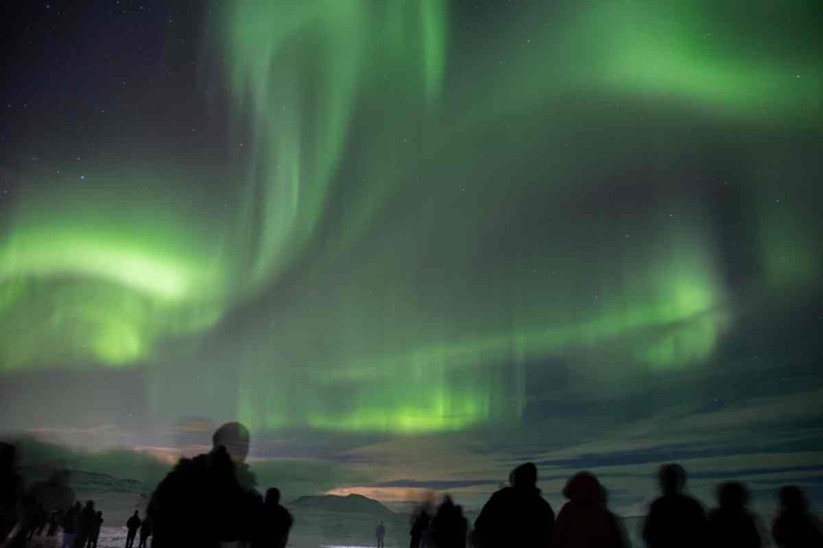 Northern lights tourist group