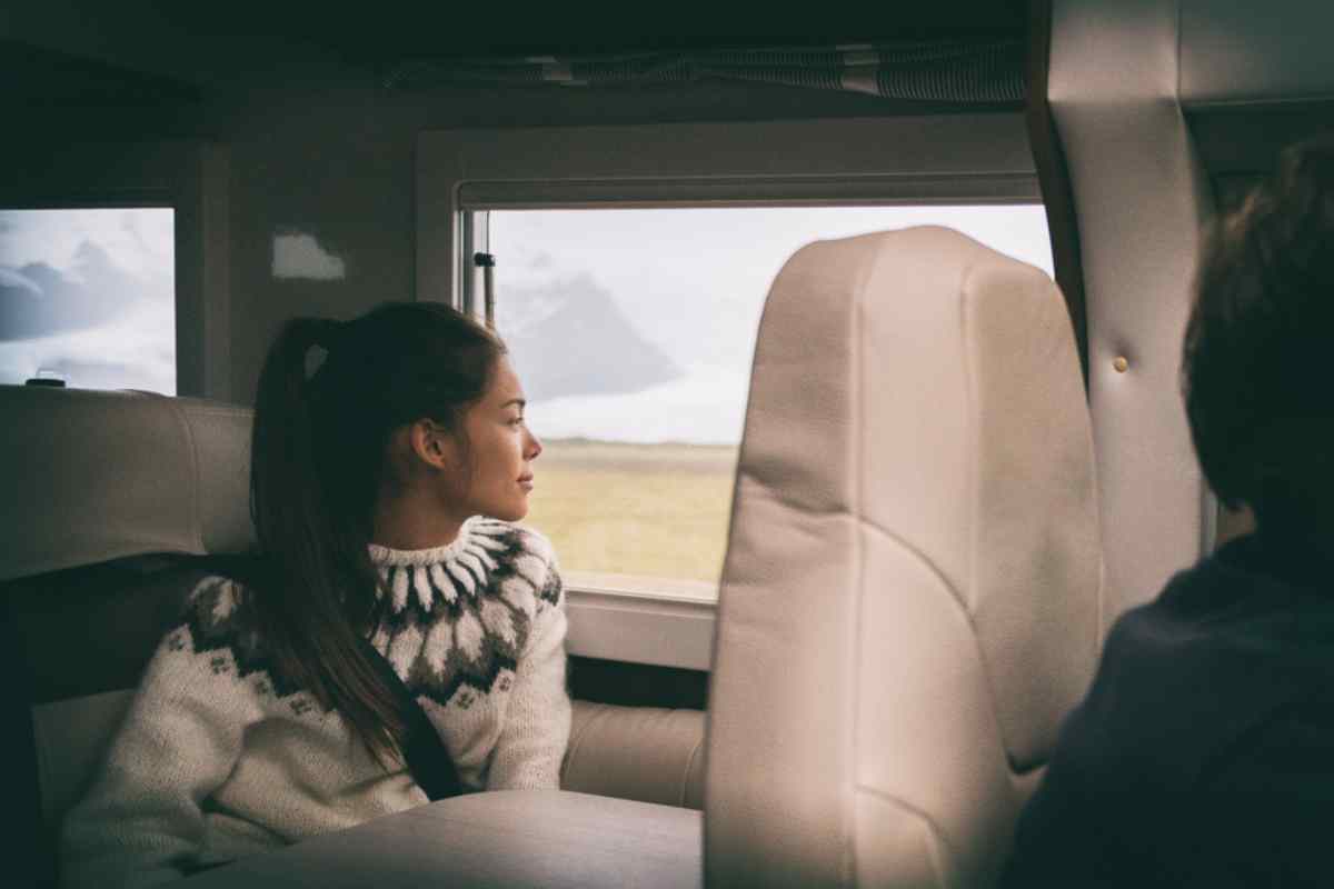 Following safety precautions when traveling in a car in Iceland