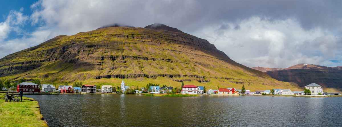 Hiking in Iceland winter